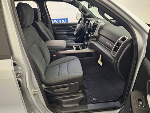 New 2026 RAM 1500 4x4 Crew Cab image 28