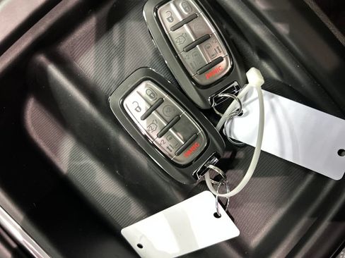 New 2027 Chrysler Pacifica Select FWD image 20