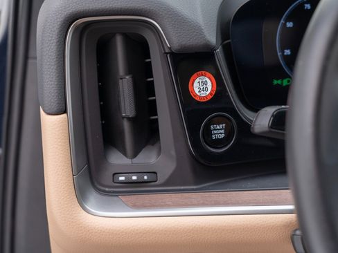 Certified 2025 Porsche Cayenne image 27