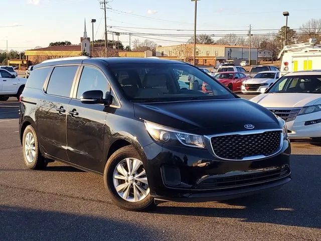Used 2016 Kia Sedona LX w/ Option Group 020 FWD image 3