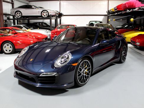 Used 2015 Porsche 911 Turbo S AWD/4WD image 2