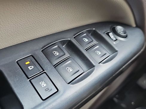 Used 2015 GMC Canyon SLE w/ SLE Convenience Package image 25