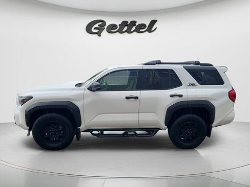 Used 2025 Toyota 4Runner TRD Off-Road Premium AWD/4WD image 2