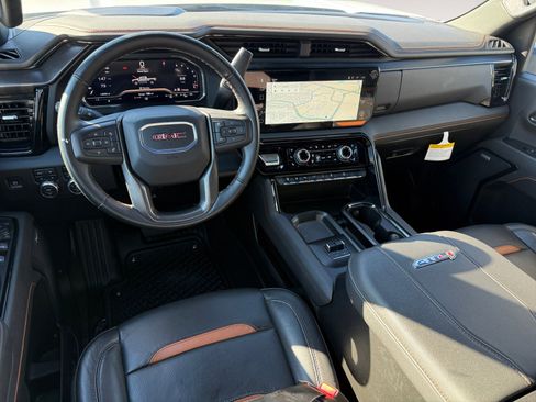Used 2025 GMC Sierra 2500 AT4 image 15