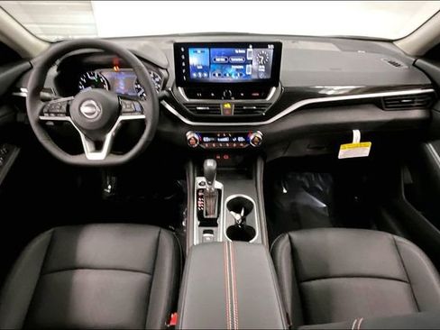 New 2026 Nissan Altima 2.5 SR w/ SR Premium Package FWD image 6