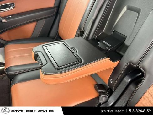 Used 2018 Bentley Bentayga AWD/4WD image 24
