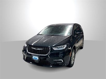 New 2026 Chrysler Pacifica Select