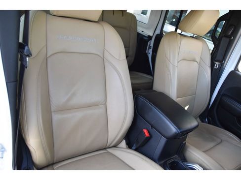 Used 2018 Jeep Wrangler Unlimited Rubicon image 30