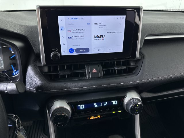 Used 2024 Toyota RAV4 LE AWD/4WD image 13