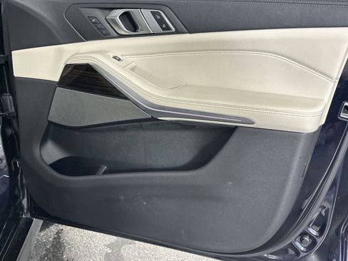 Used 2020 BMW X5 M50i w/ Premium Package image 31
