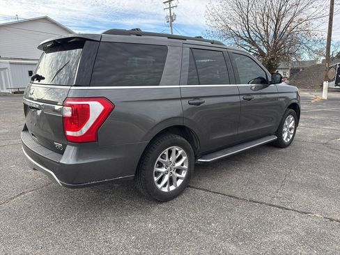 Used 2021 Ford Expedition XLT image 9