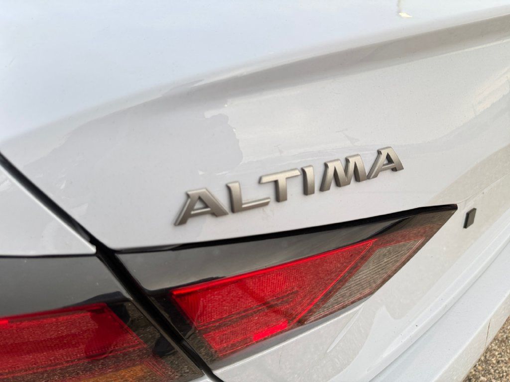 Used 2025 Nissan Altima 2.5 SR FWD image 33