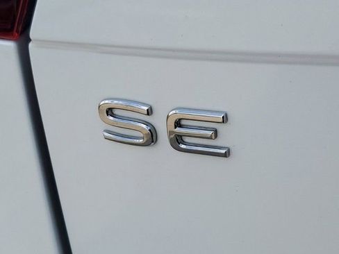 Certified 2023 Volkswagen Tiguan SE w/ Panoramic Sunroof Package image 7