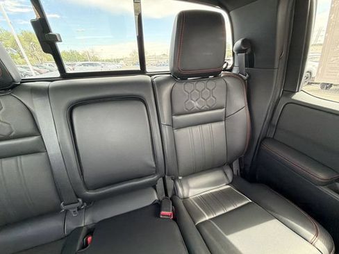 Used 2023 Nissan Frontier PRO-4X AWD/4WD image 17