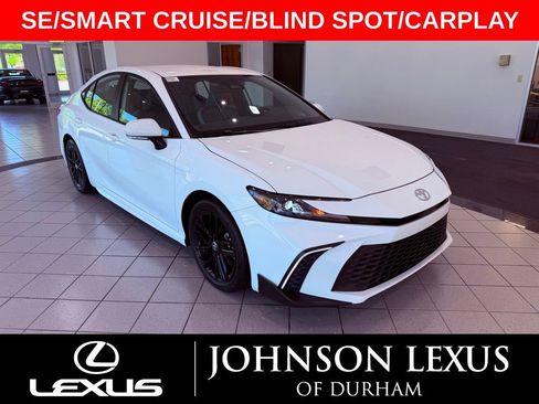 Used 2025 Toyota Camry SE w/ Convenience Package image 1