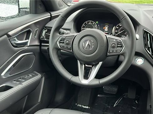 Used 2025 Acura RDX SH-AWD image 29