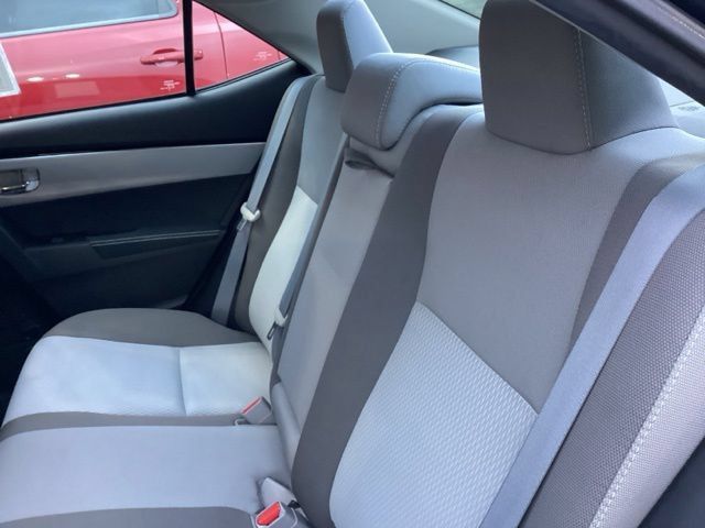 Used 2018 Toyota Corolla LE FWD image 13