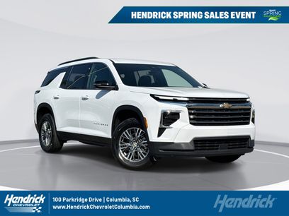 Used 2025 Chevrolet Traverse LT