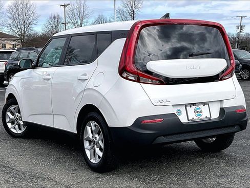 Used 2022 Kia Soul LX w/ Technology Package image 11