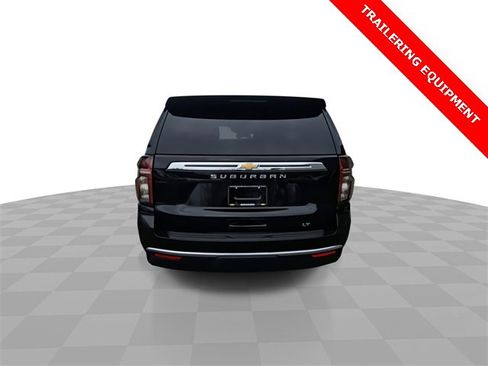 Used 2021 Chevrolet Suburban LT image 7