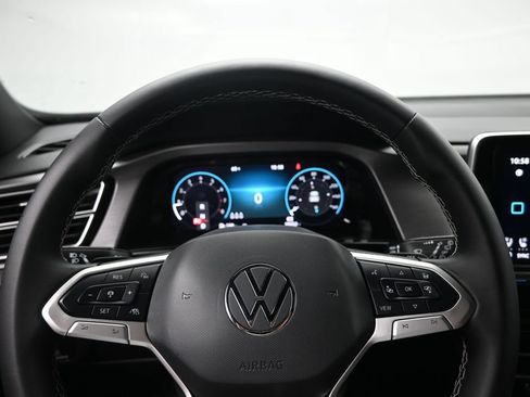 Used 2024 Volkswagen Atlas Cross Sport SE AWD/4WD image 12