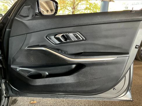 Used 2019 BMW 330i Sedan w/ Convenience Package image 22
