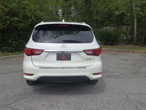 Used 2016 INFINITI QX60 AWD w/ Premium Package image 4