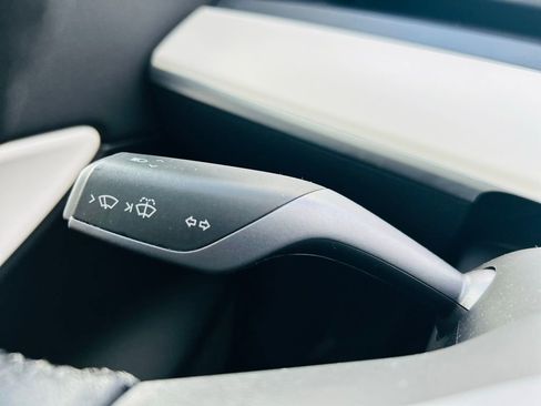 Used 2021 Tesla Model Y Performance image 21