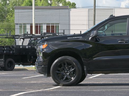 Used 2025 Chevrolet Silverado 1500 Custom AWD/4WD image 5