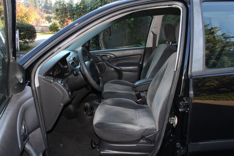 Used 2002 Ford Focus LX FWD image 5