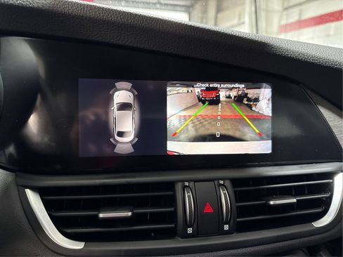 Used 2019 Alfa Romeo Giulia Ti RWD image 23
