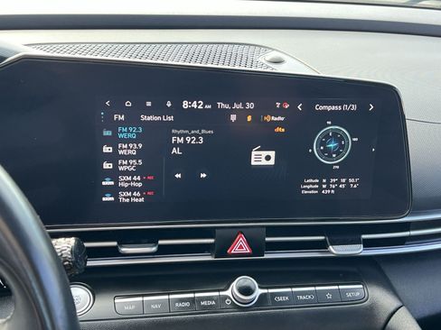 Used 2023 Hyundai Elantra Limited FWD image 26