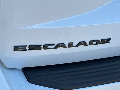 New 2026 Cadillac Escalade Platinum Sport w/ LPO, ONYX Package AWD/4WD image 17