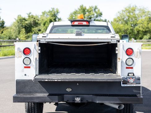 Used 2017 Chevrolet Silverado 3500 W/T RWD image 11