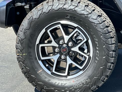 New 2025 Jeep Wrangler Rubicon image 25