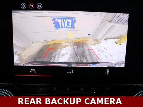 Used 2025 GMC Canyon AT4 image 15