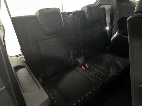 Used 2024 Volkswagen Tiguan SE R-Line w/ MDO Package, Three-Row FWD image 28