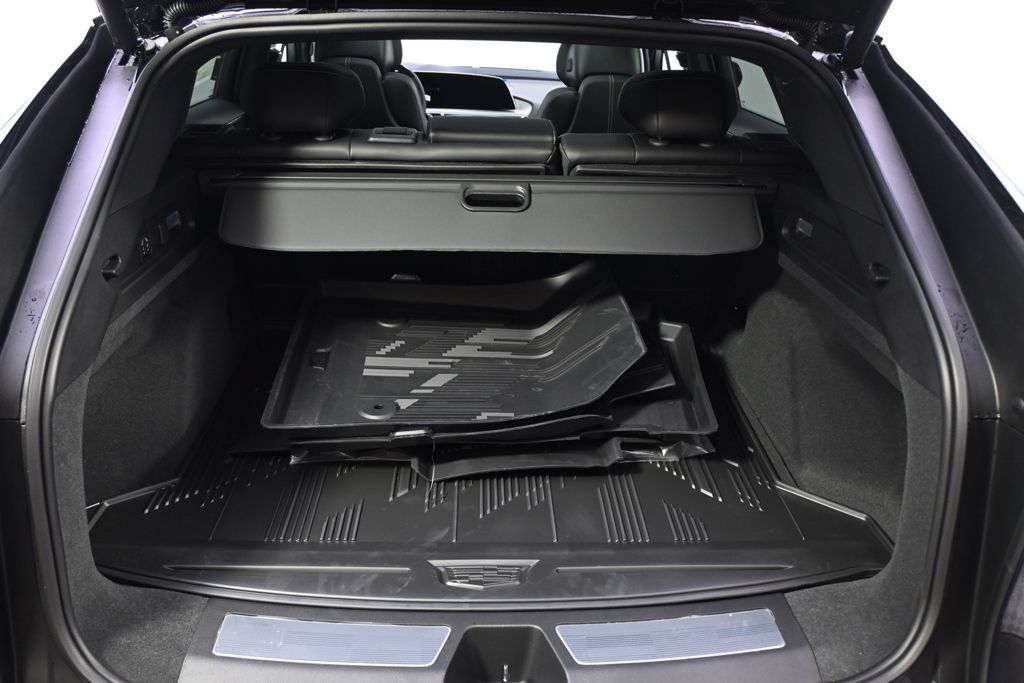 New 2026 Cadillac Lyriq V w/ LPO, Floor Liner Package AWD/4WD image 19