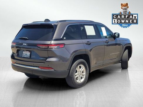 Used 2023 Jeep Grand Cherokee Laredo w/ Luxury Tech Group I AWD/4WD image 4