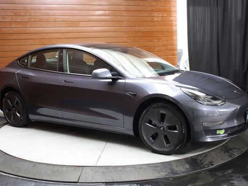 Used 2022 Tesla Model 3 Long Range AWD/4WD image 14