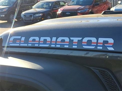 Used 2024 Jeep Gladiator Sport image 33