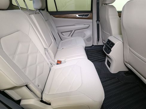New 2026 Volkswagen Atlas SE image 15