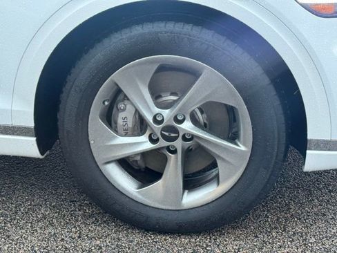 Used 2026 Genesis GV70 2.5T Select image 16