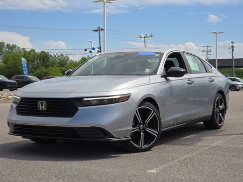 Certified 2025 Honda Accord Sport image 2