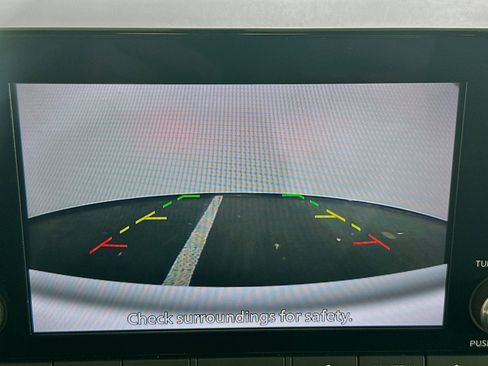 Used 2024 Nissan Pathfinder SV image 22