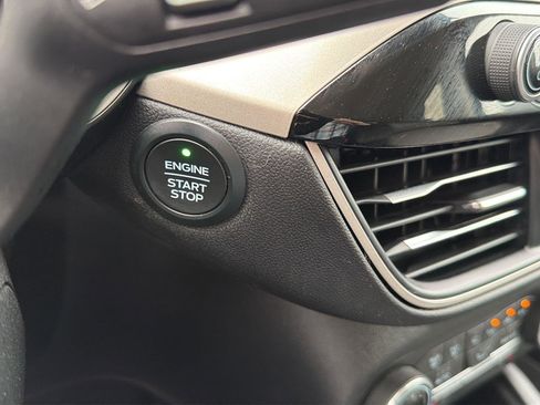 Used 2020 Ford Escape SE Sport FWD image 12