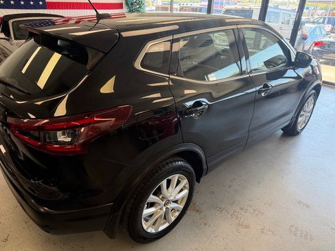 Used 2022 Nissan Rogue Sport S FWD image 9