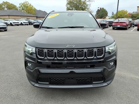 Used 2025 Jeep Compass Latitude w/ Altitude Special Edition image 9