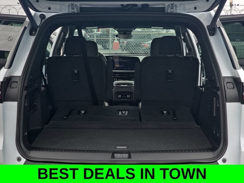 New 2026 Chevrolet Traverse LT w/ Midnight/Sport Edition FWD image 13