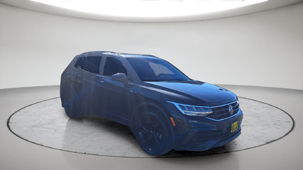 Used 2023 Volkswagen Tiguan SE R-Line AWD/4WD image 7